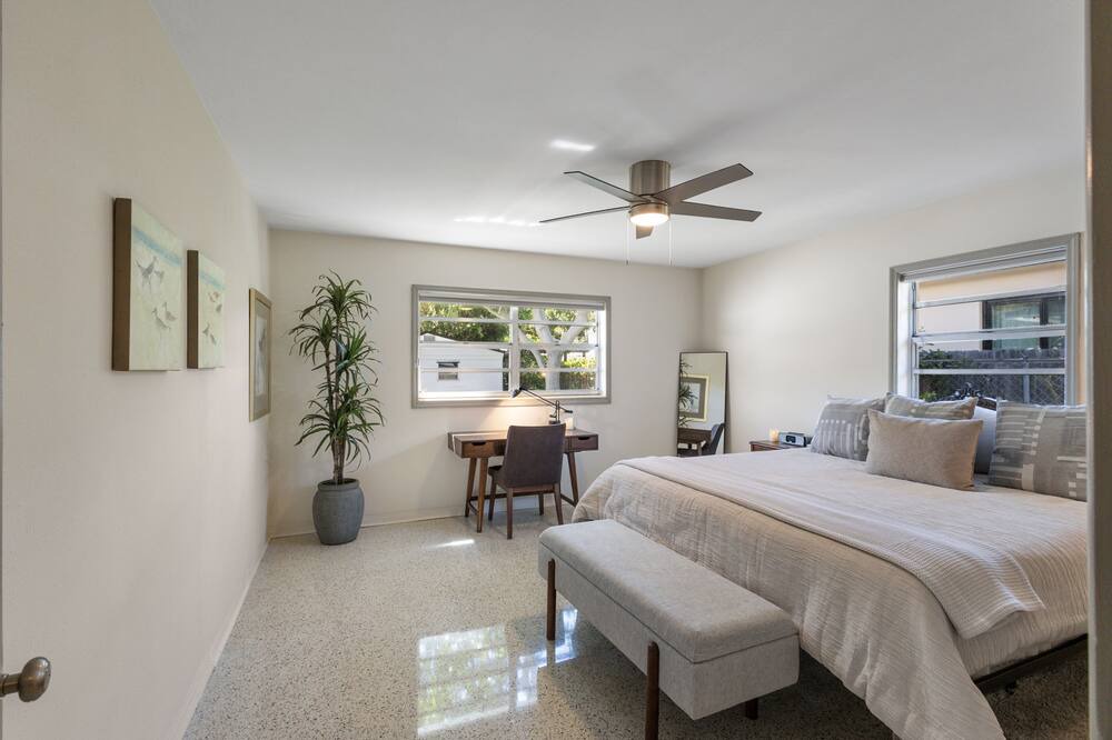 Photo of Bedroom in Pinellas Point