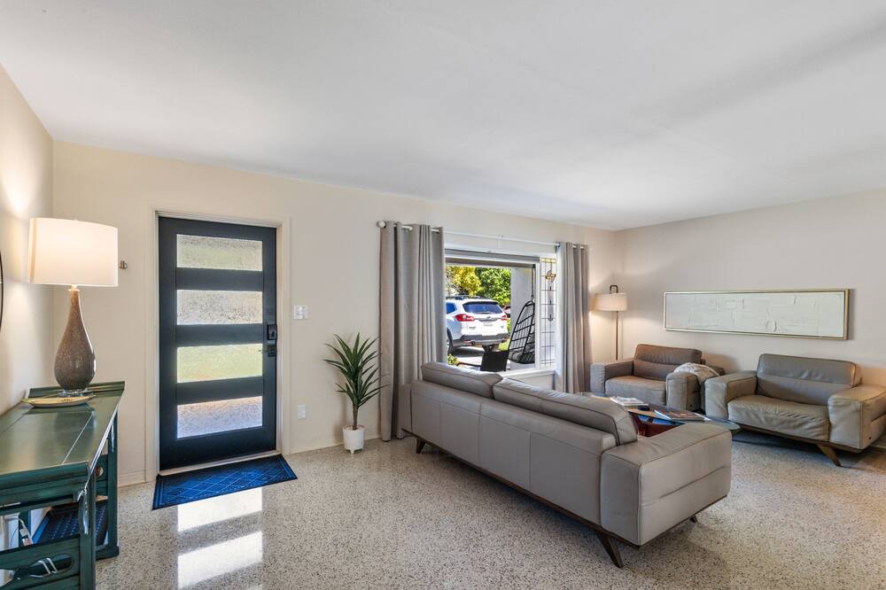 Photo of Livingroom in Pinellas Point