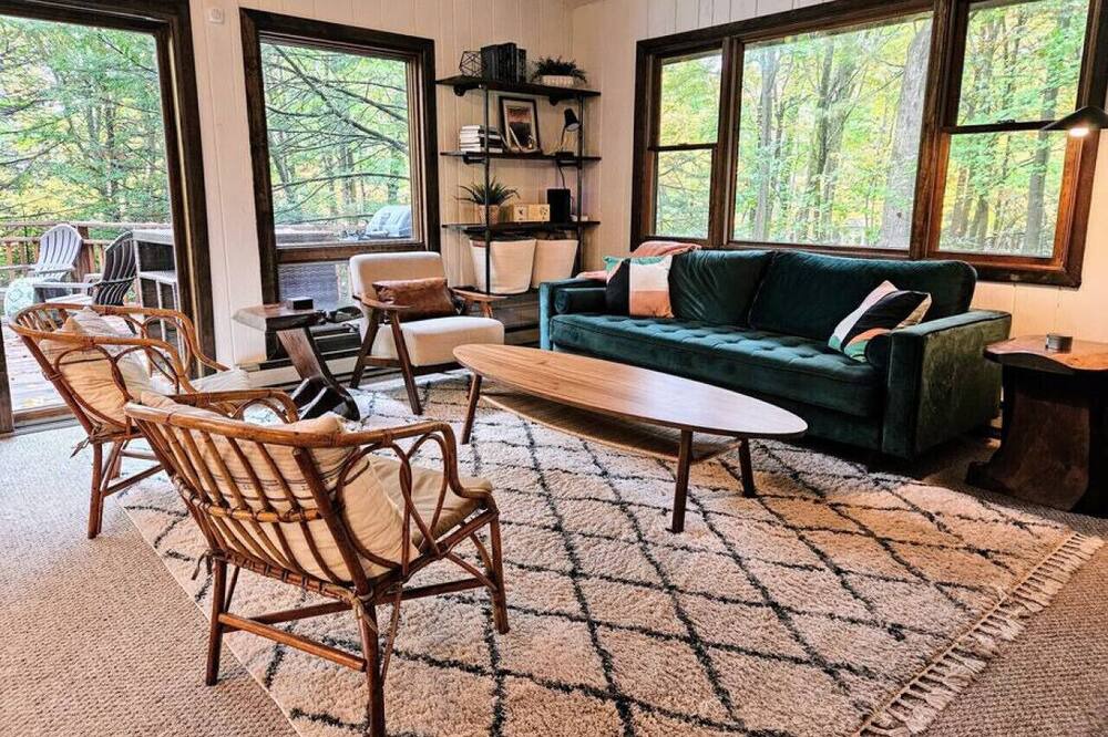 Photo of Livingroom in Lake Harmony Estates