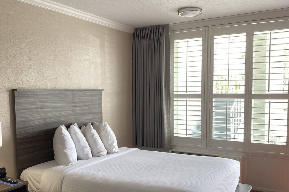 Photo of Bedroom in June Park