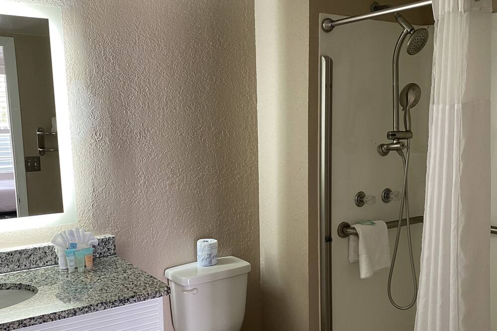 Photo of Bathroom in June Park