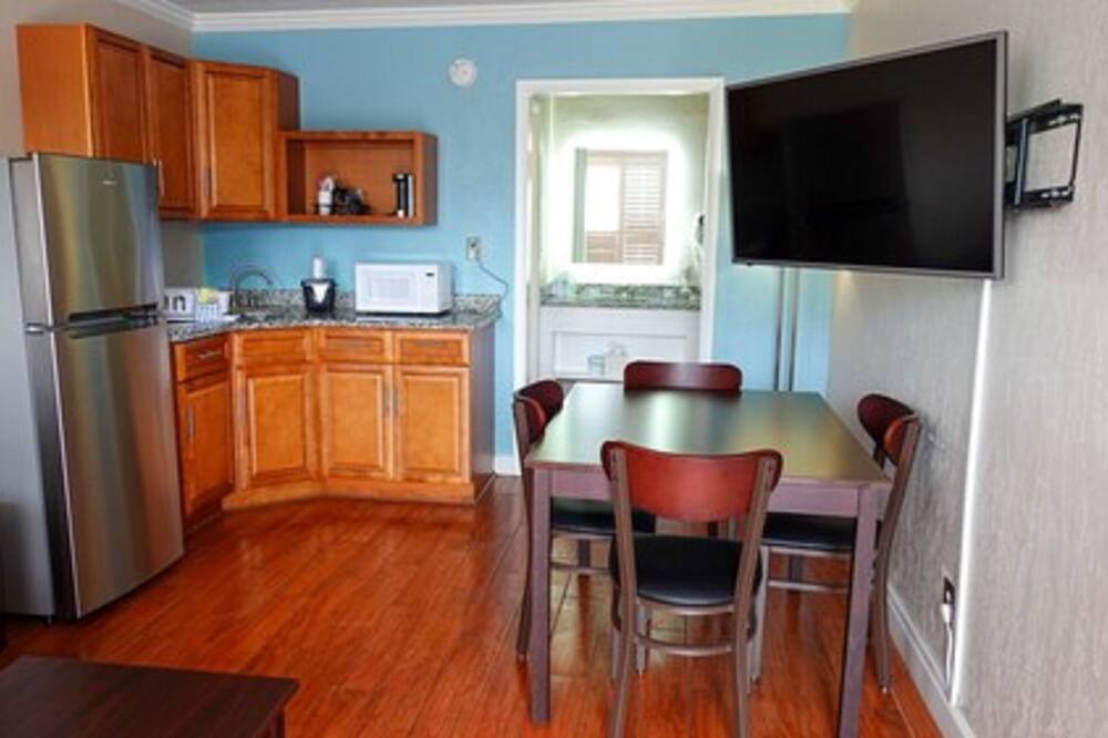 Photo of Kitchen in June Park