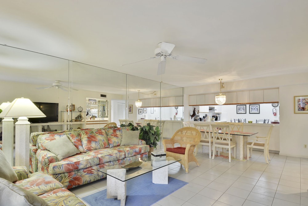 Photo of Livingroom in Key West