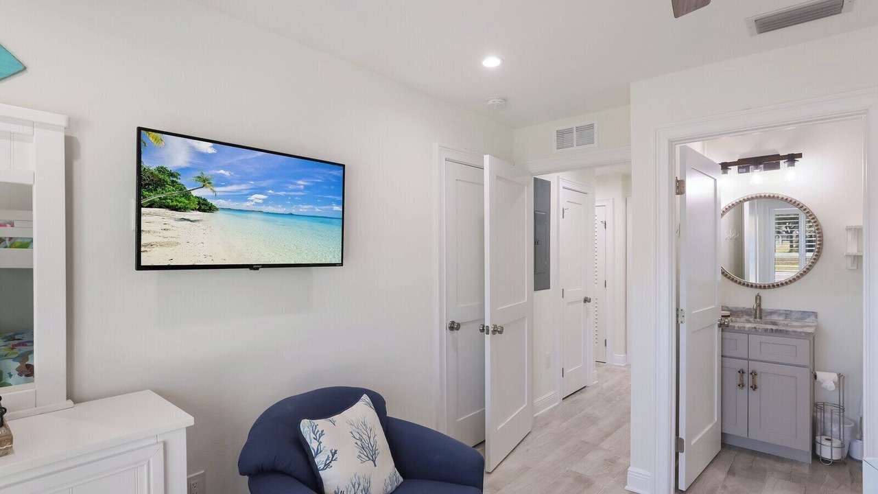 Photo of Livingroom in Holmes Beach