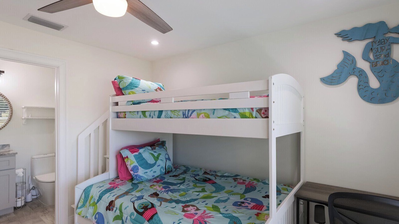 Photo of Bedroom in Holmes Beach
