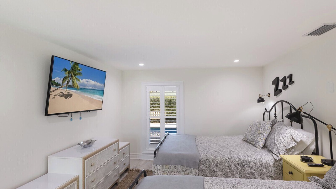 Photo of Bedroom in Holmes Beach