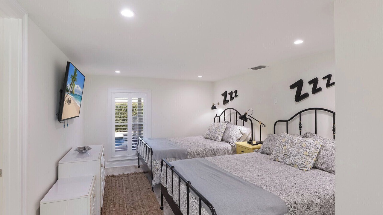Photo of Bedroom in Holmes Beach