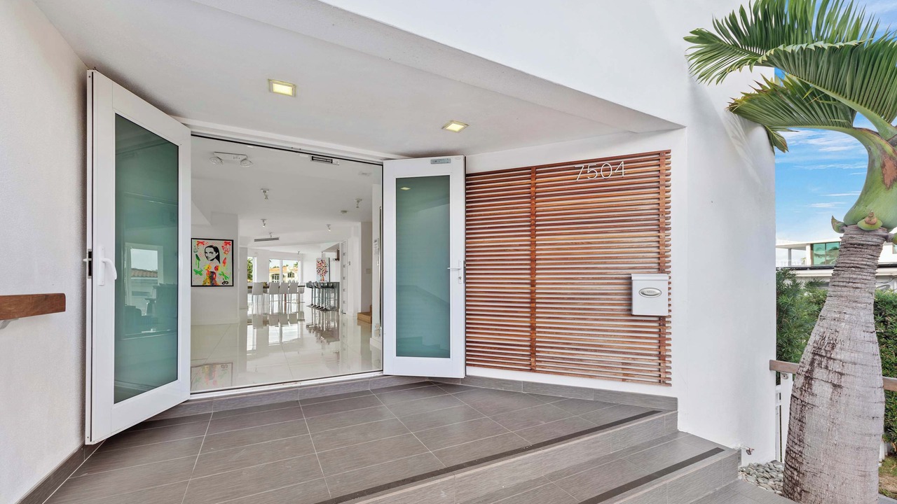 Photo of Outdoor in North Bay Village