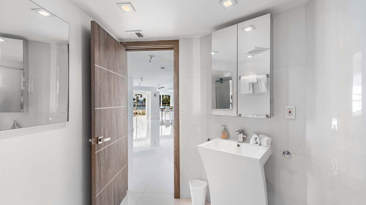 Photo of Bathroom in North Bay Village