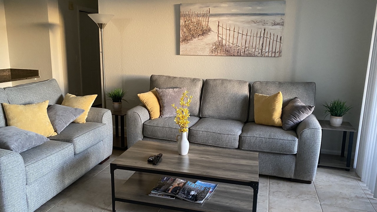 Photo of Livingroom in Naples