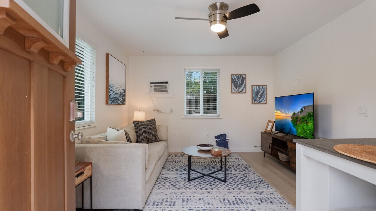 Photo of Livingroom in Laurel Park