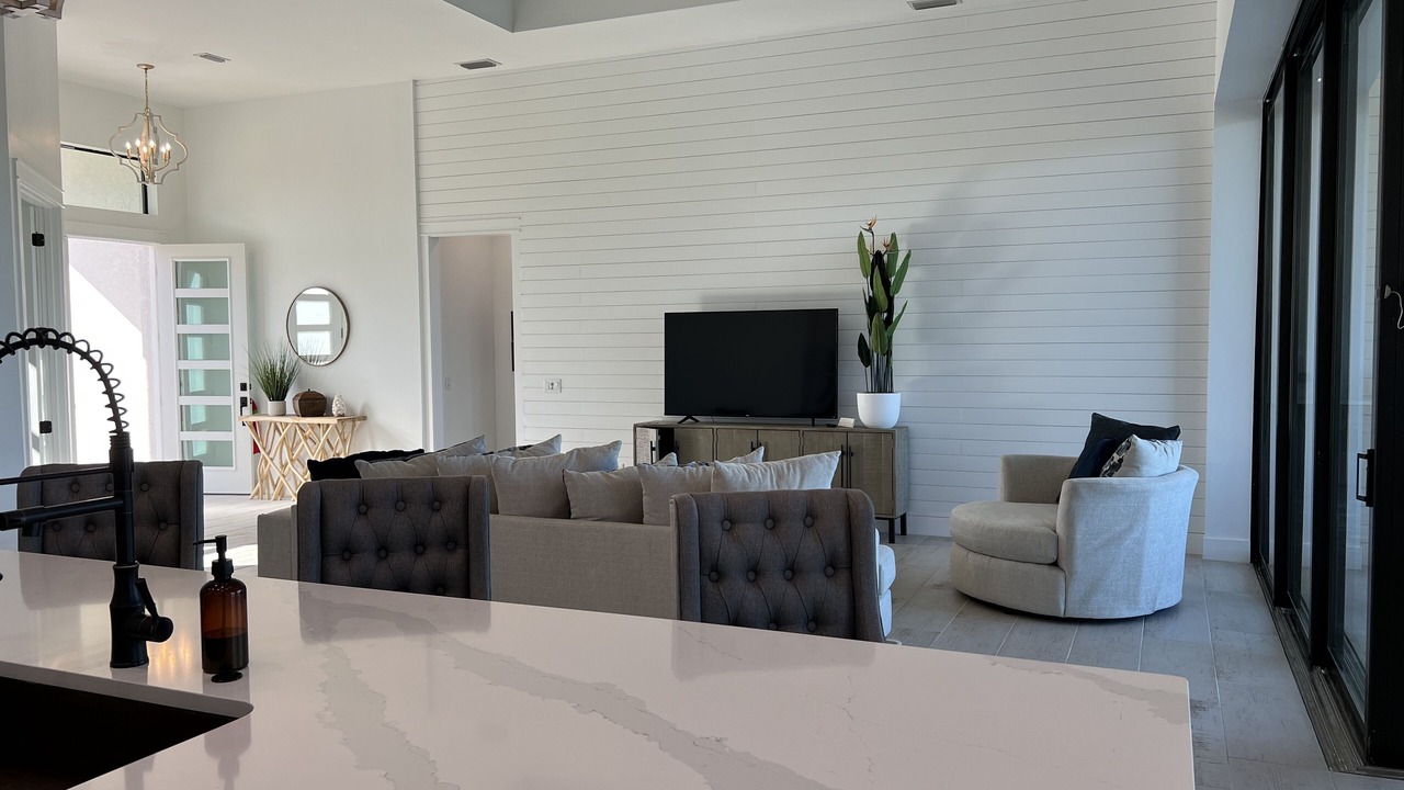 Photo of Livingroom in South Gulf Cove