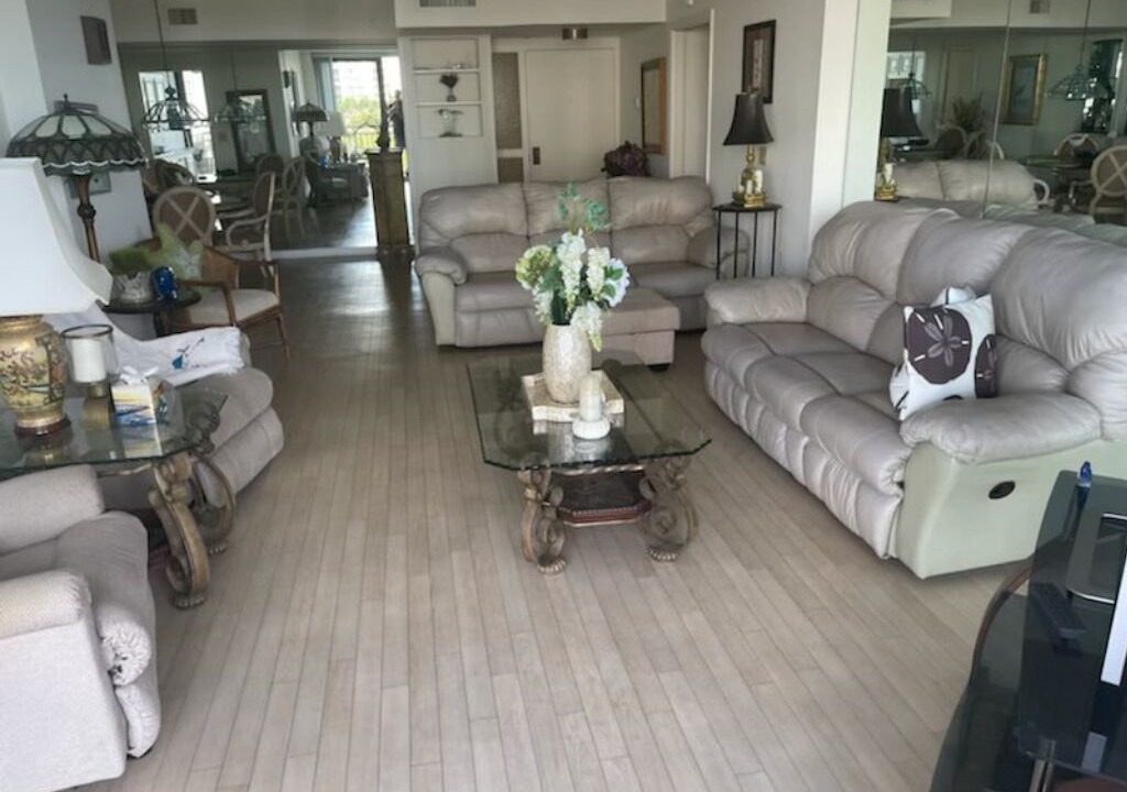 Photo of Livingroom in Singer Island