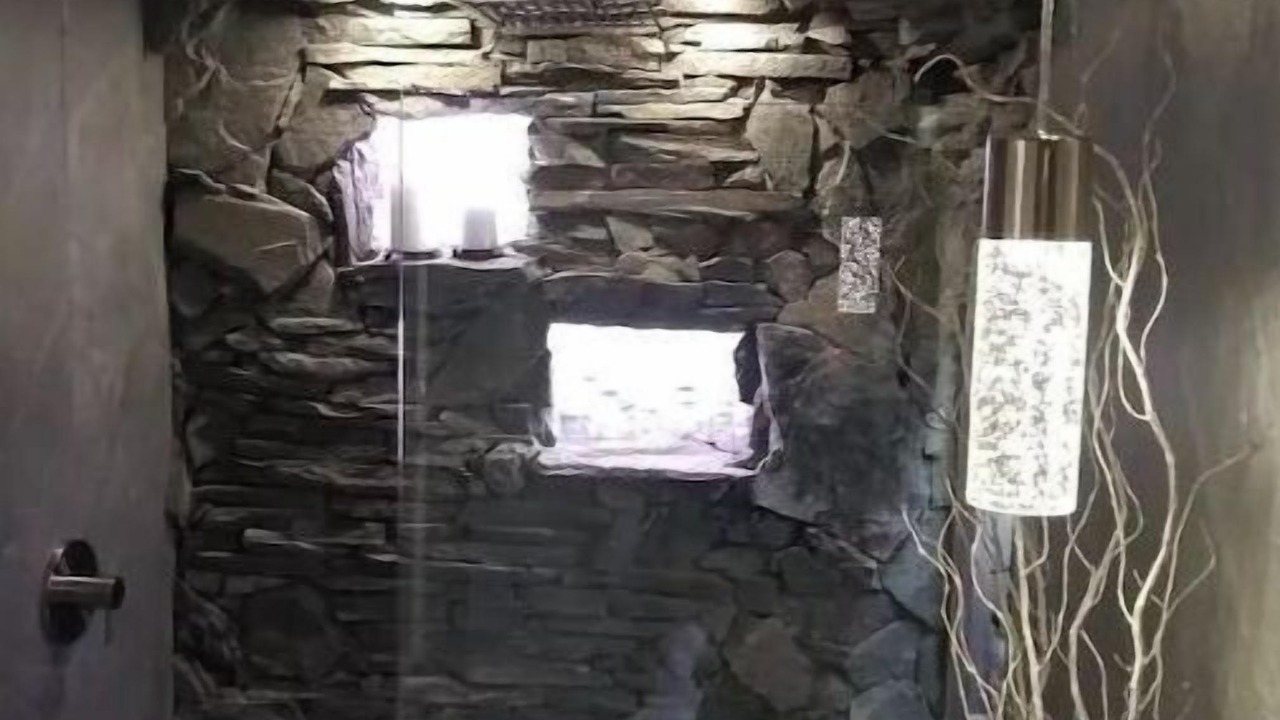 Photo of Bathroom in Courier City - Oscawana