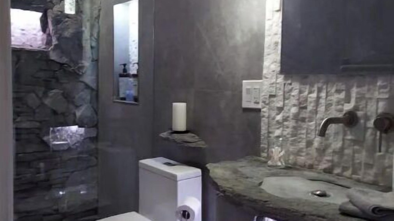 Photo of Bathroom in Courier City - Oscawana