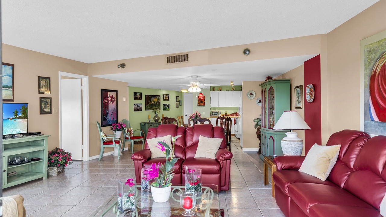 Photo of Livingroom in Sunset Cove