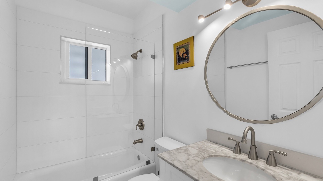 Photo of Bathroom in Plantation Tropical Park