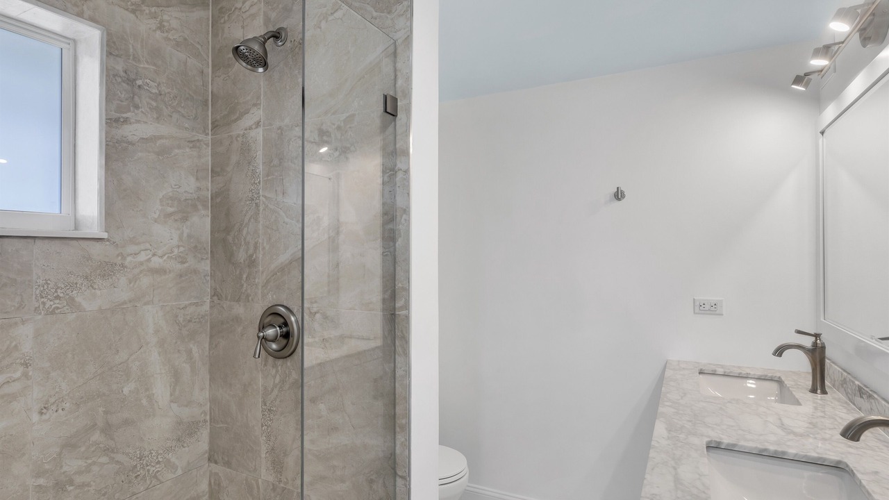 Photo of Bathroom in Plantation Tropical Park