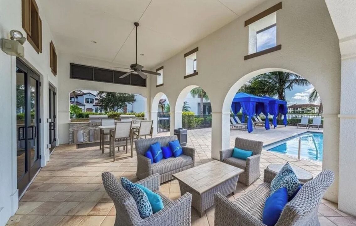 Photo of Outdoor in Naples