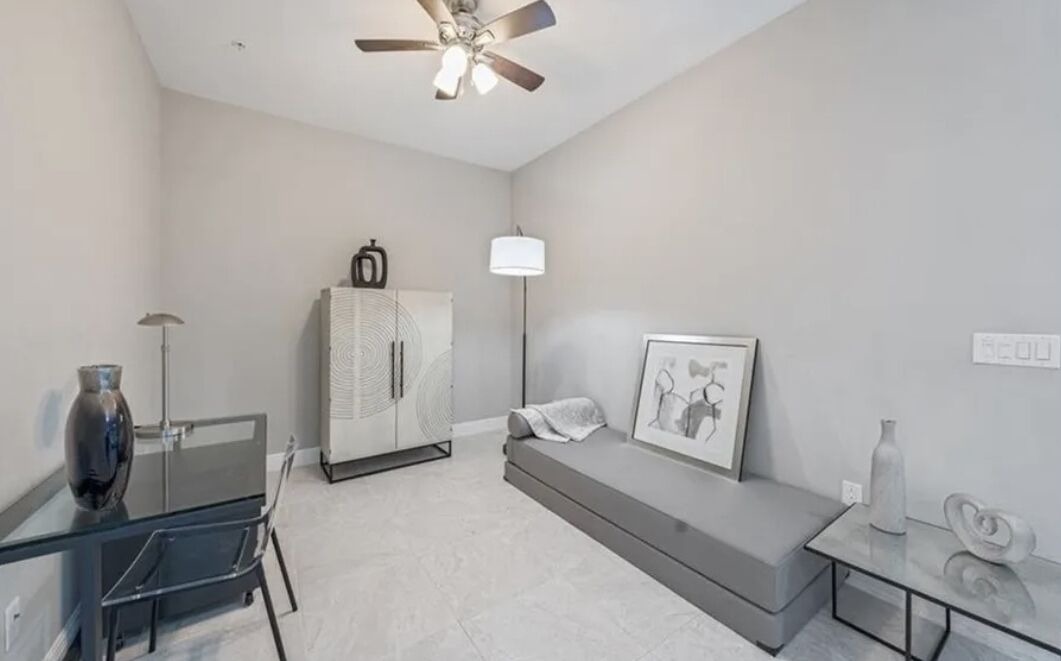 Photo of Livingroom in Naples