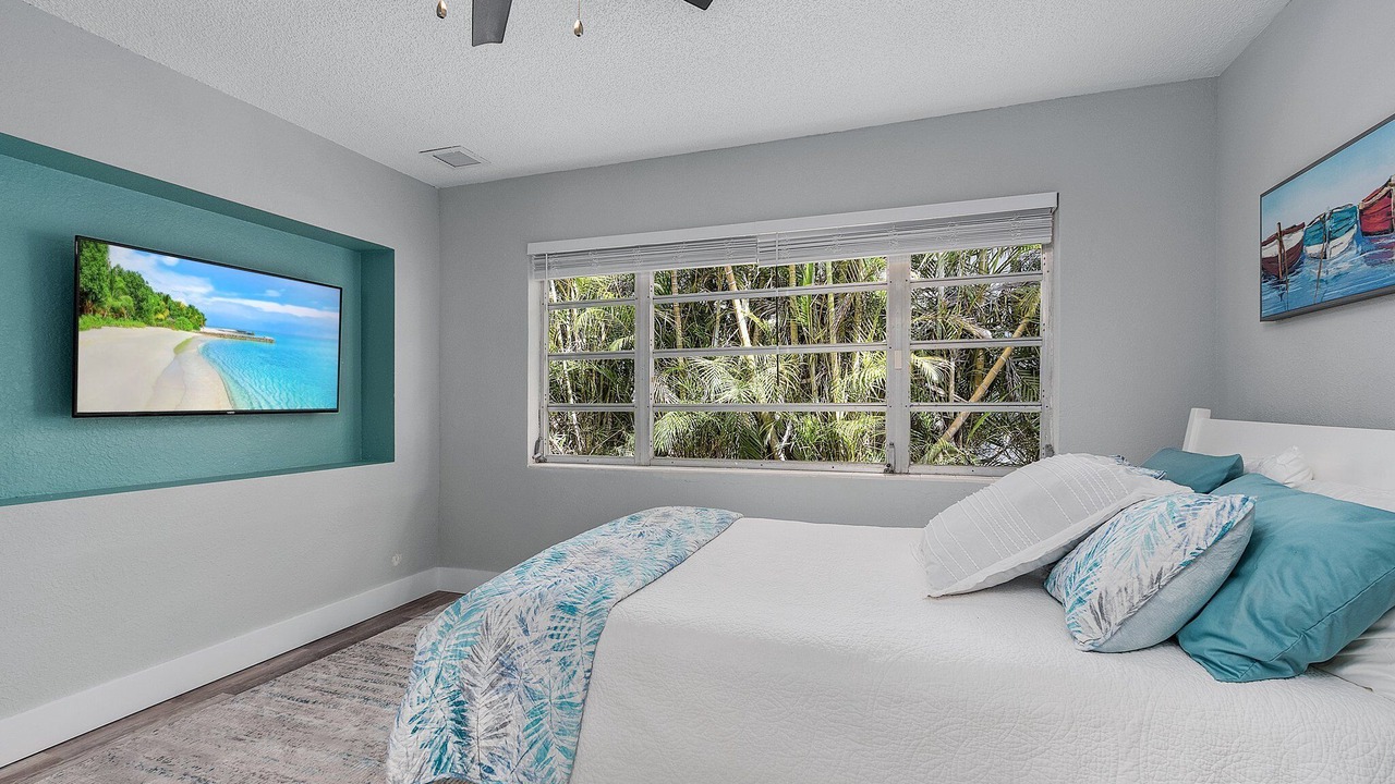 Photo of Bedroom in Yacht Club