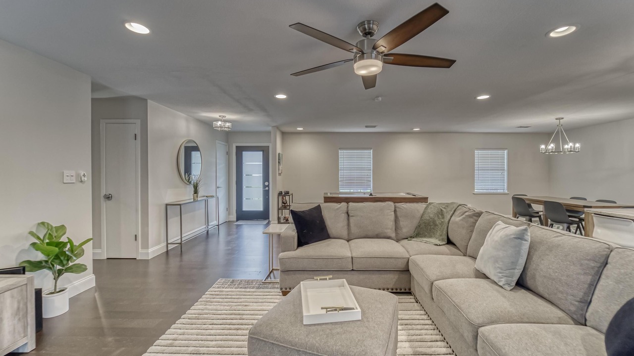 Photo of Livingroom in Carrollwood