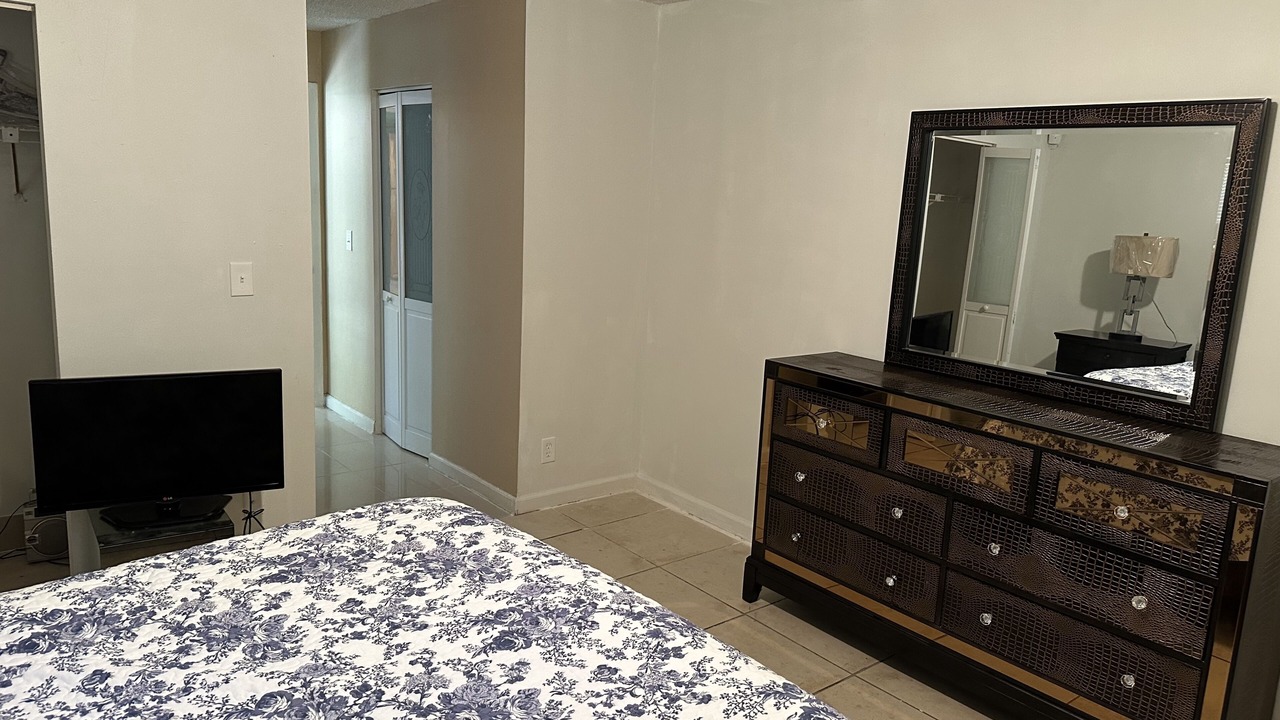 Photo of Bedroom in Lake Worth