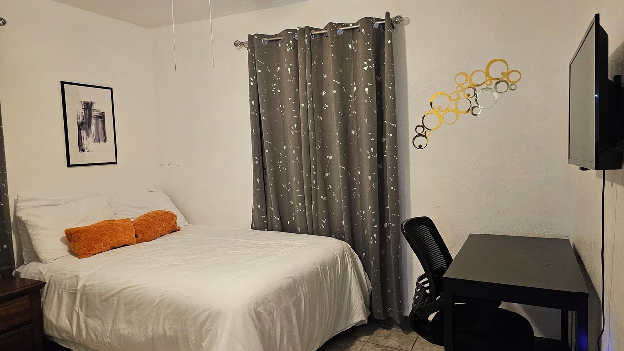 Photo of Bedroom in Inwood