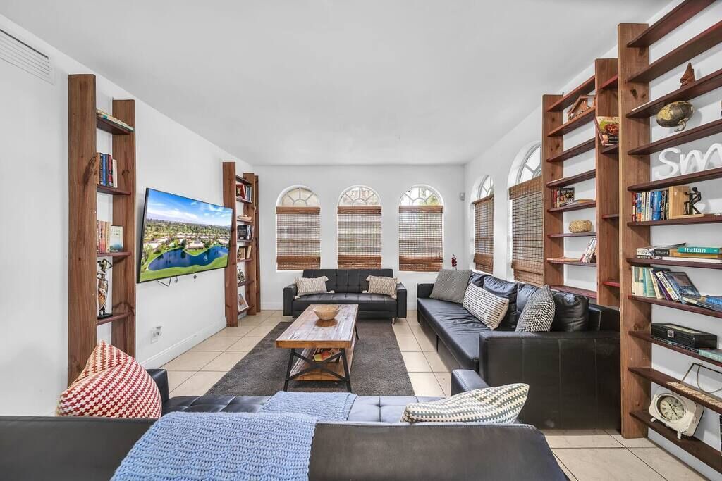 Photo of Livingroom in Northeast Miami