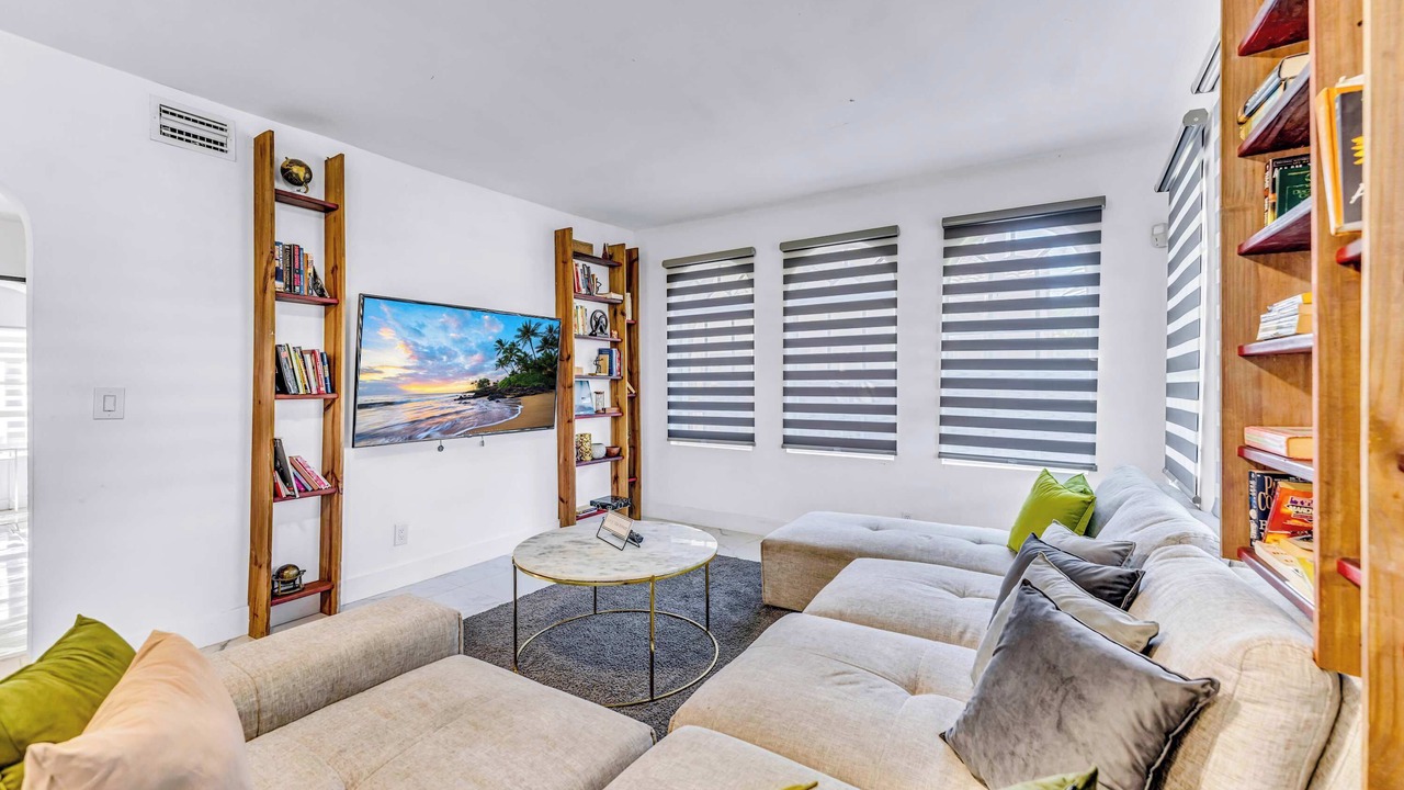 Photo of Livingroom in Northeast Miami