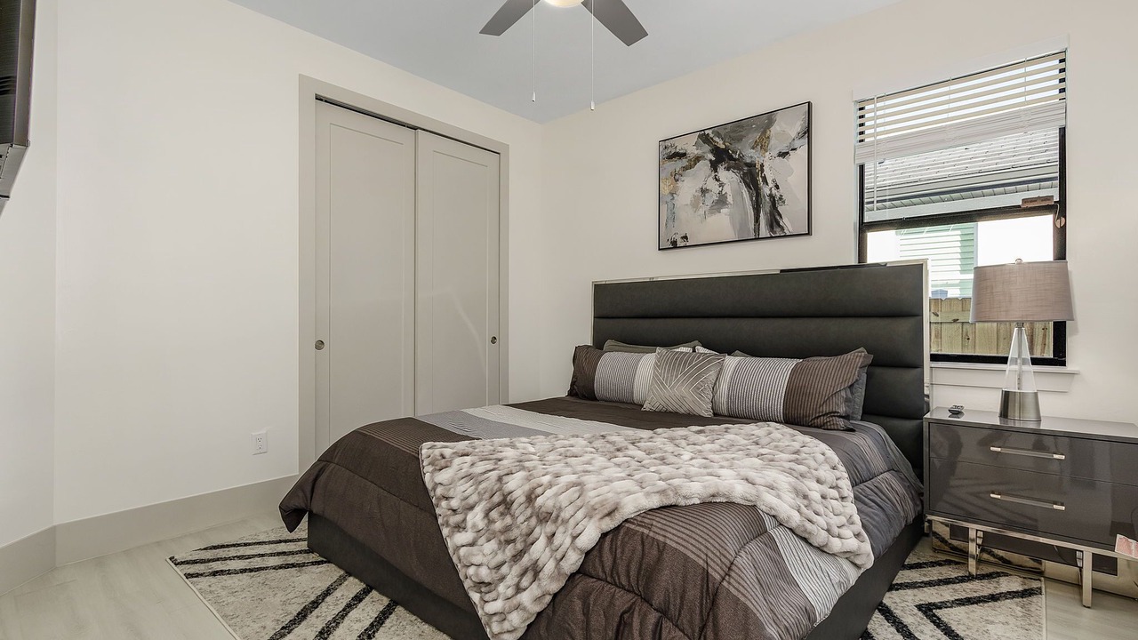 Photo of Bedroom in Naples Park