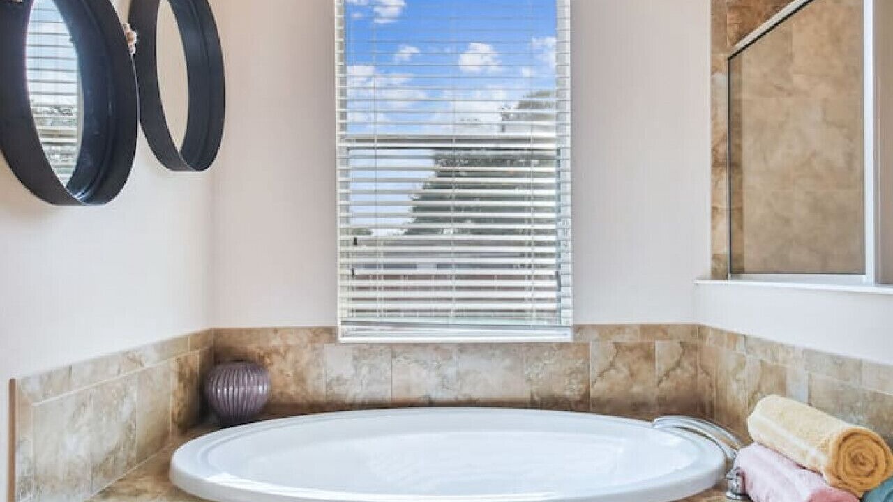 Photo of Outdoor in Carver City - Lincoln Gardens