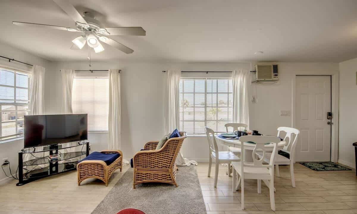 Photo of Livingroom in Fort Myers Beach