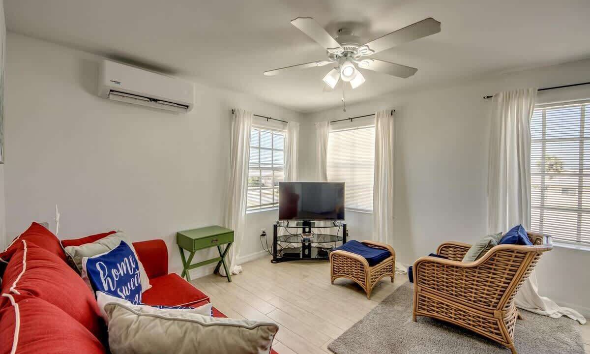 Photo of Livingroom in Fort Myers Beach