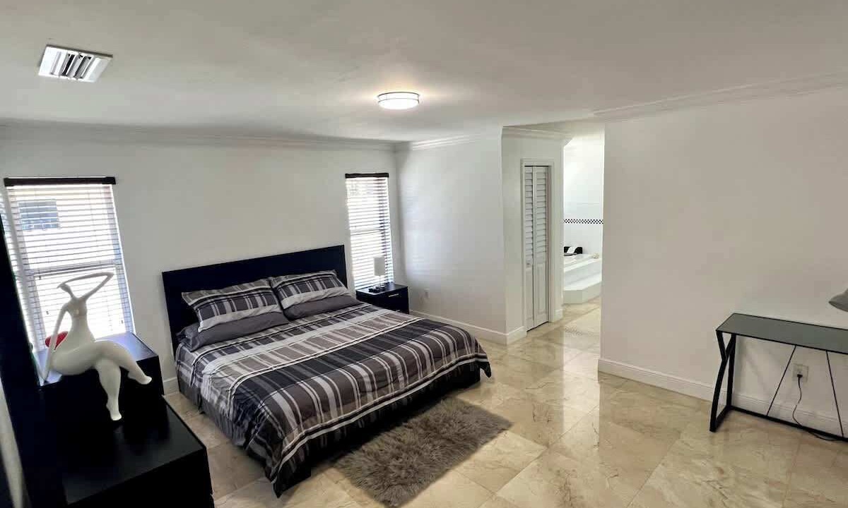 Photo of Bedroom in Tamiami