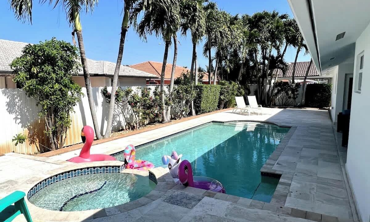 Photo of Outdoor in Tamiami
