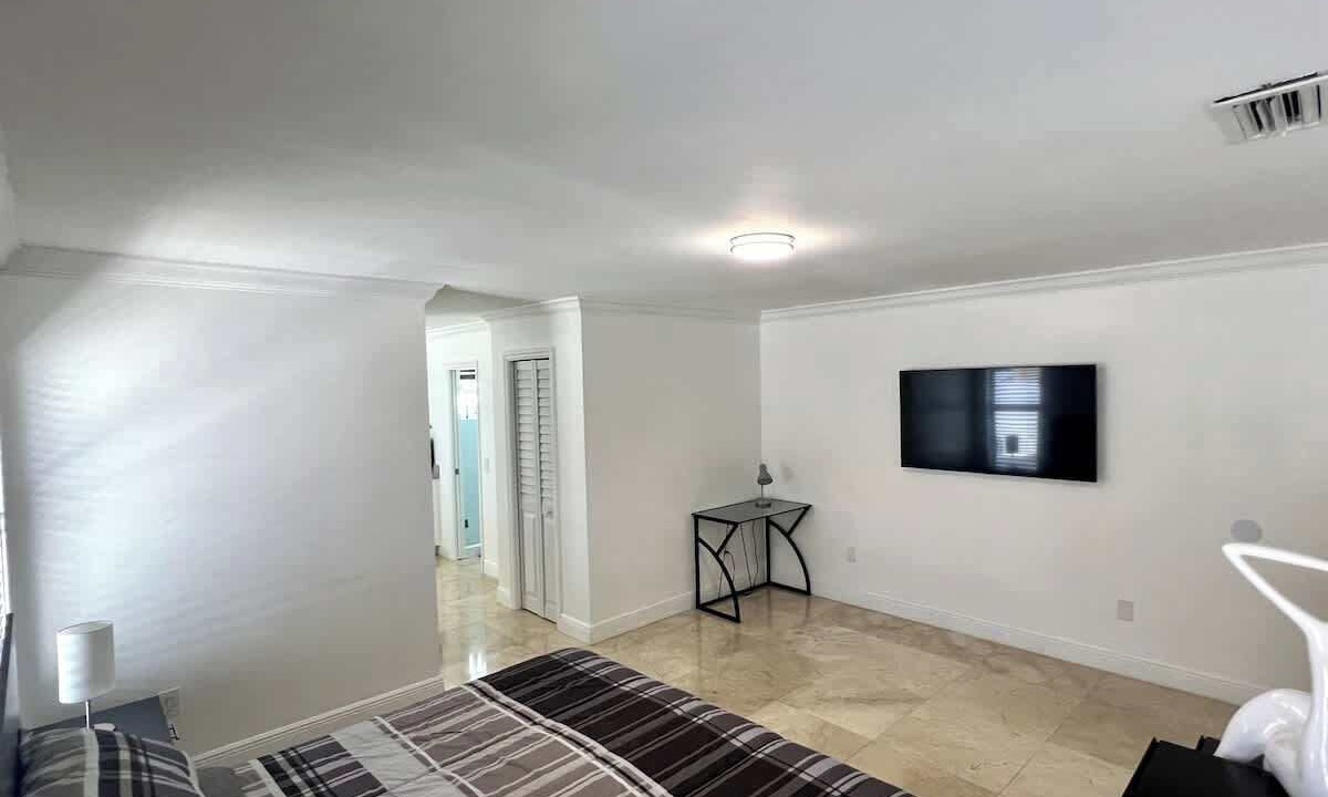 Photo of Bedroom in Tamiami
