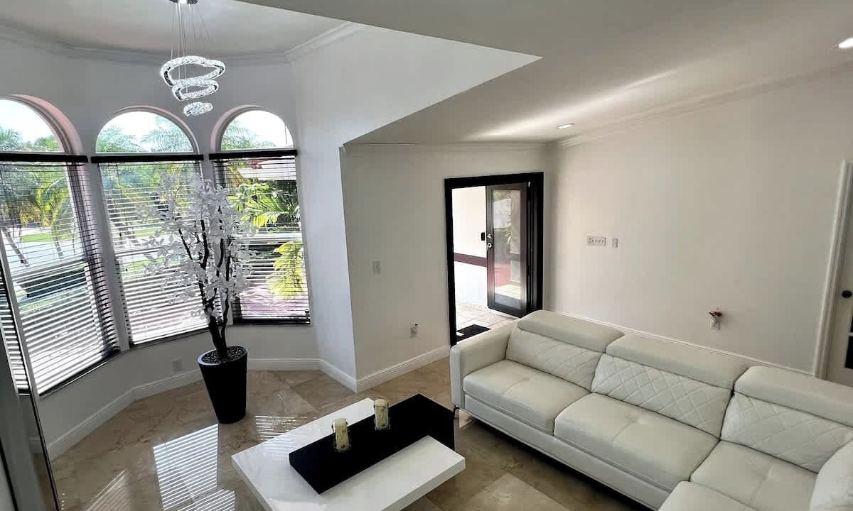 Photo of Livingroom in Tamiami