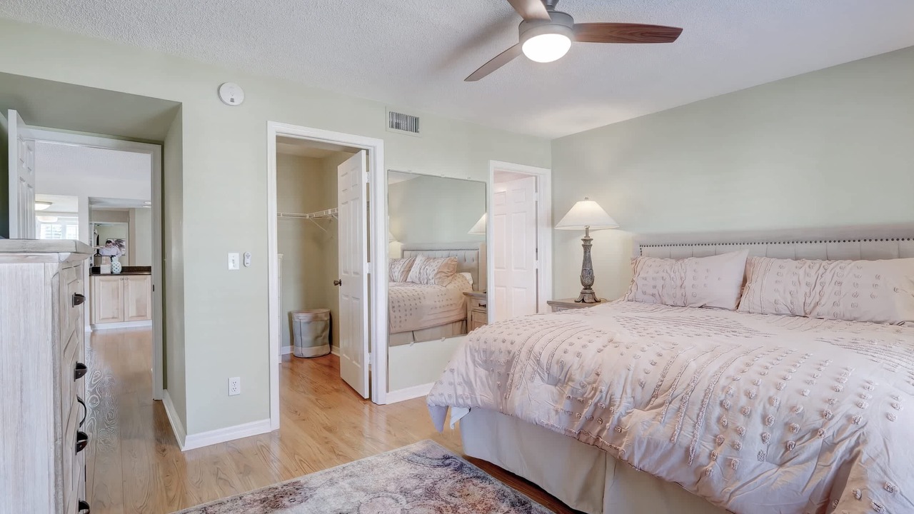 Photo of Bedroom in Royal Harbor