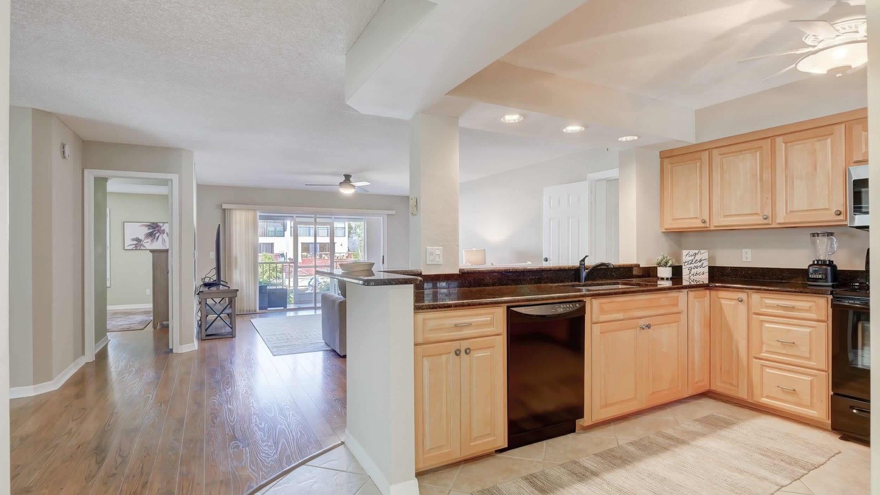 Photo of Kitchen in Royal Harbor