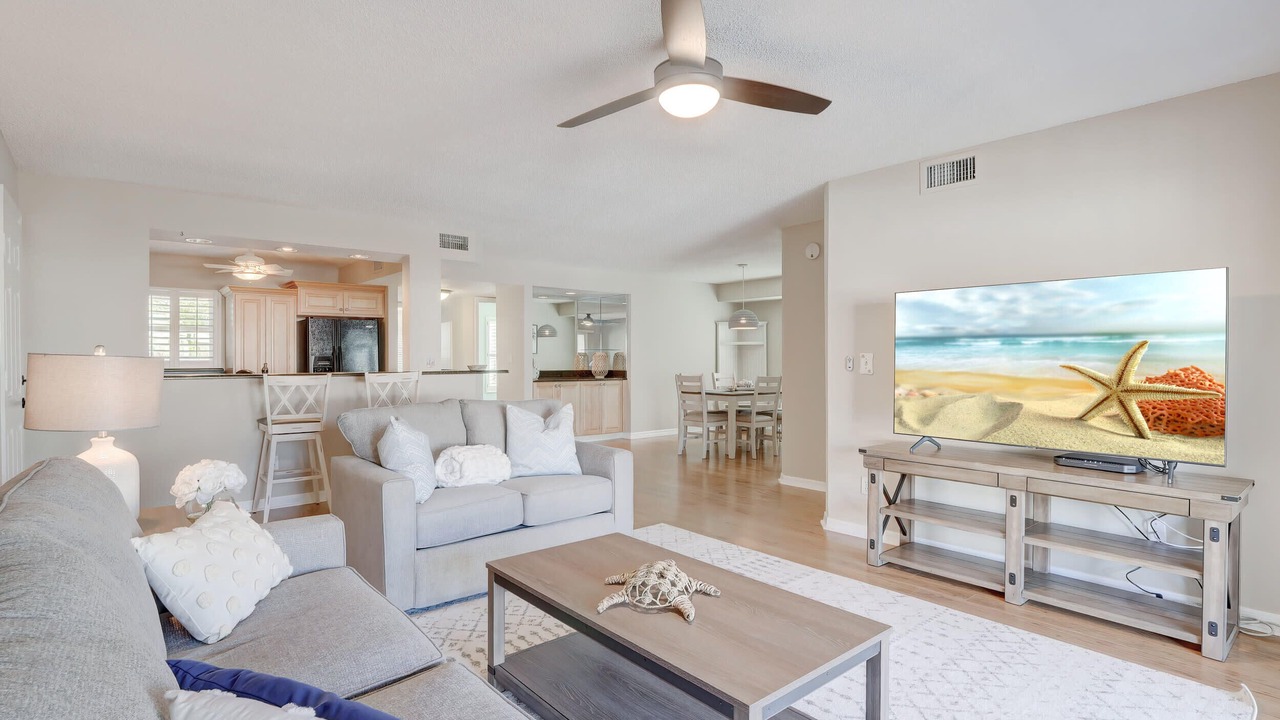 Photo of Livingroom in Royal Harbor