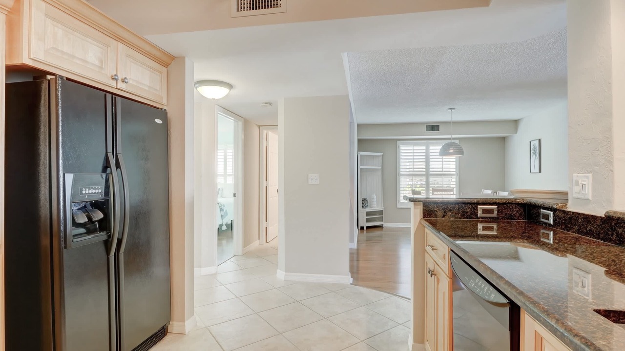 Photo of Kitchen in Royal Harbor