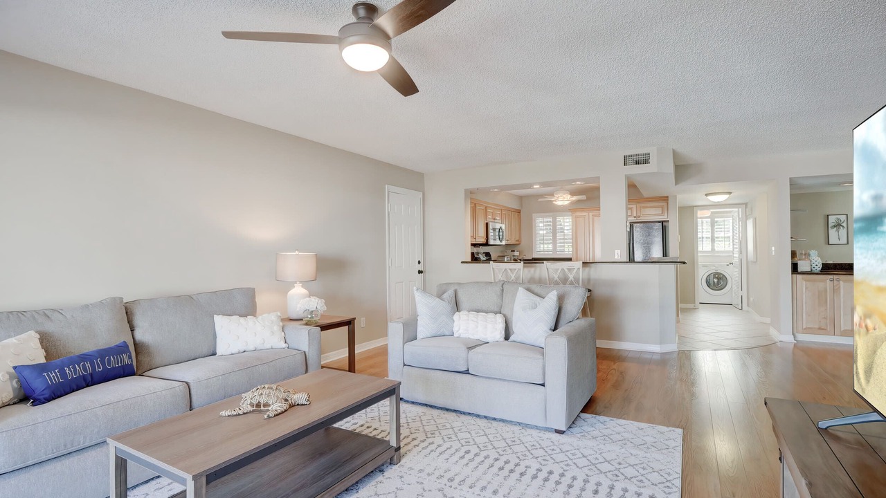 Photo of Livingroom in Royal Harbor