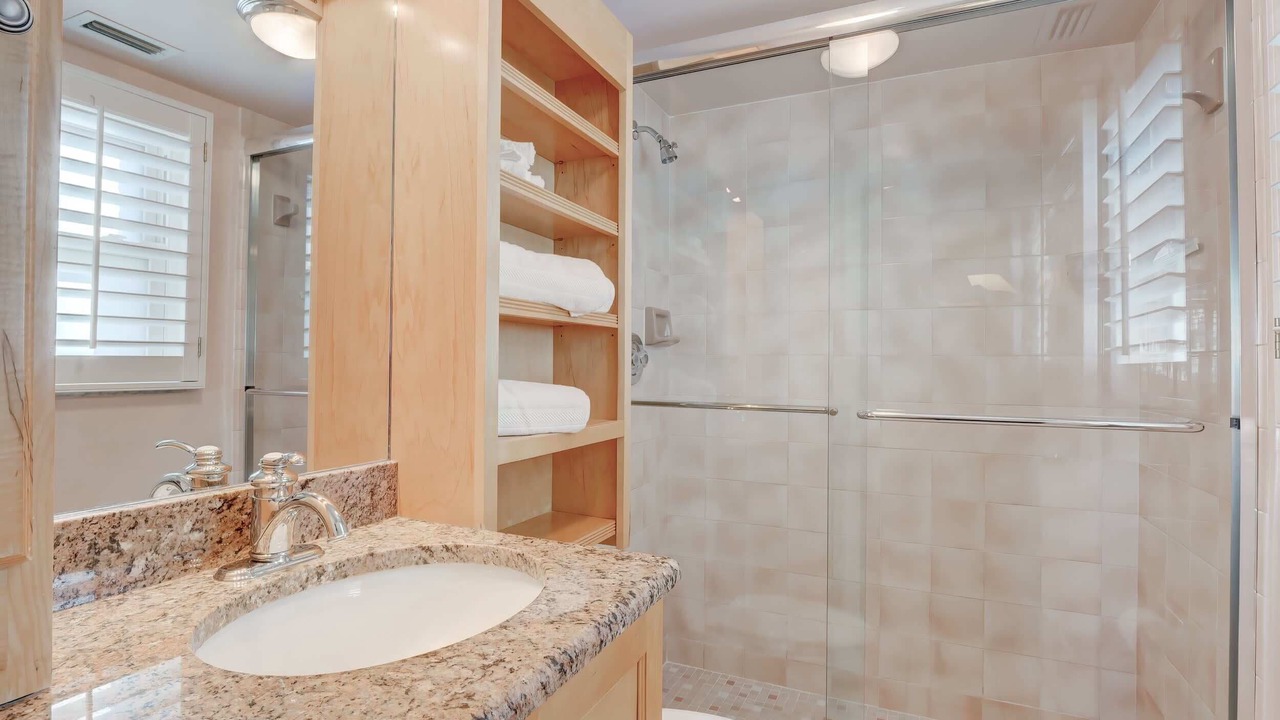 Photo of Bathroom in Royal Harbor