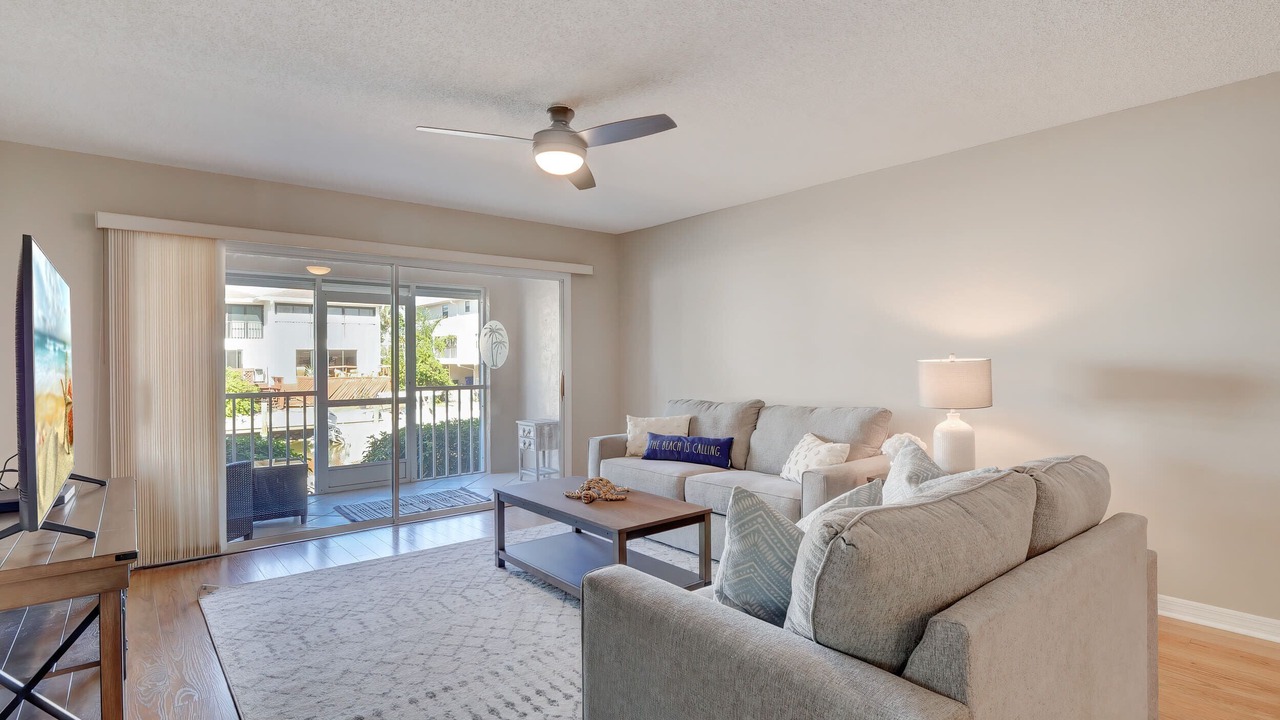 Photo of Livingroom in Royal Harbor