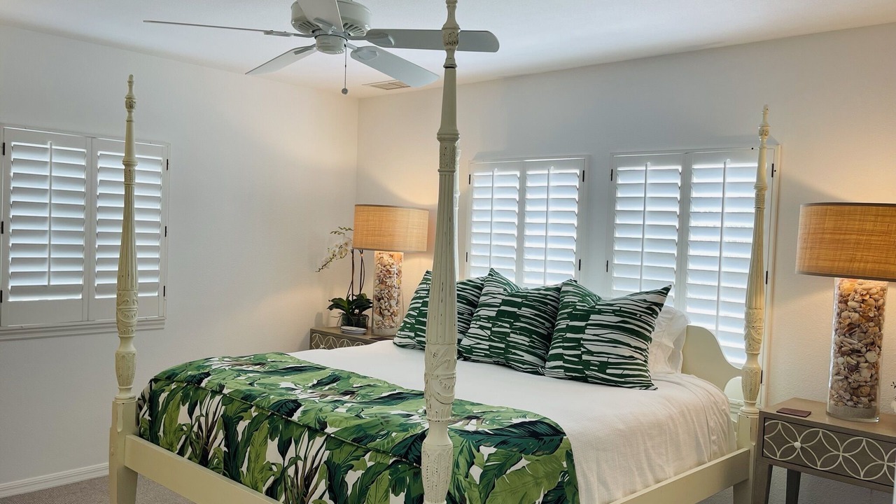 Photo of Bedroom in Golden Beach