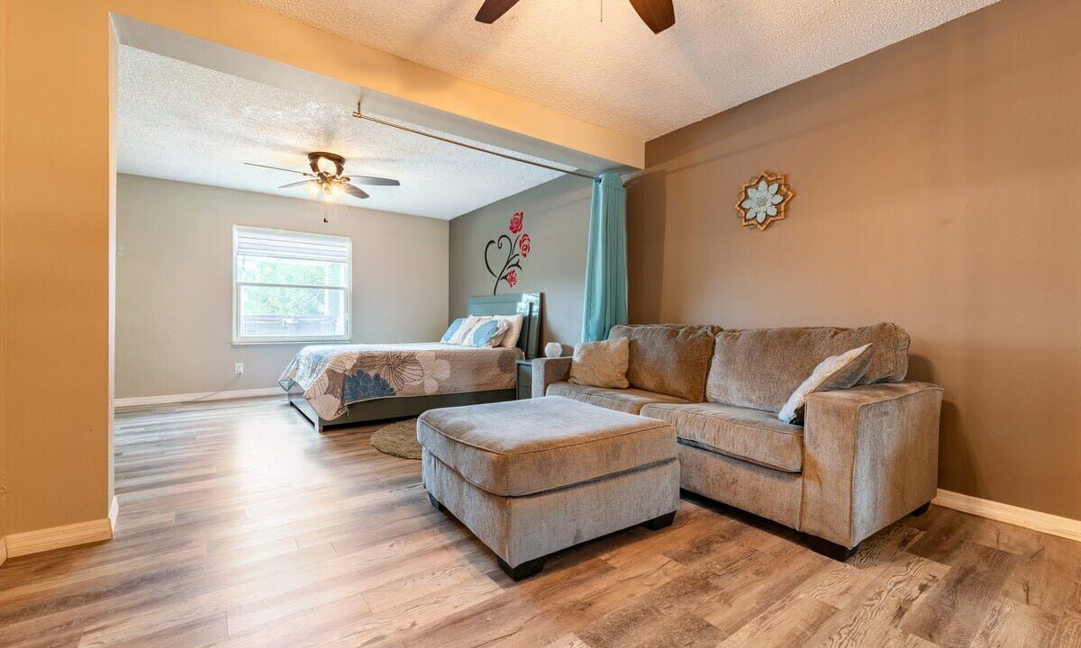 Photo of Livingroom in Palm Harbor
