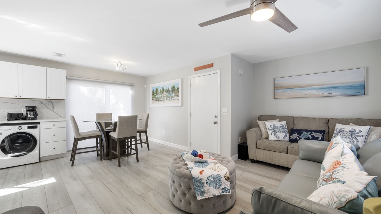 Photo of Livingroom in Englewood