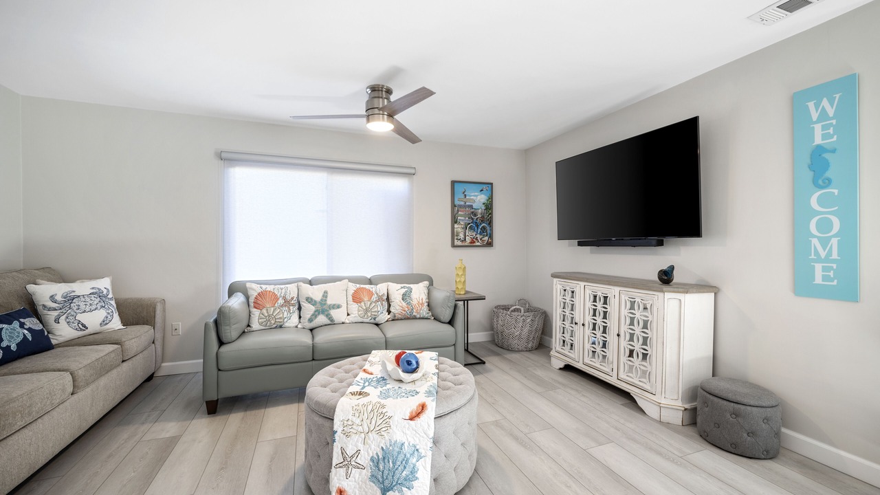 Photo of Livingroom in Englewood
