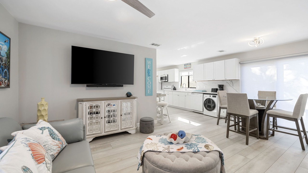Photo of Livingroom in Englewood
